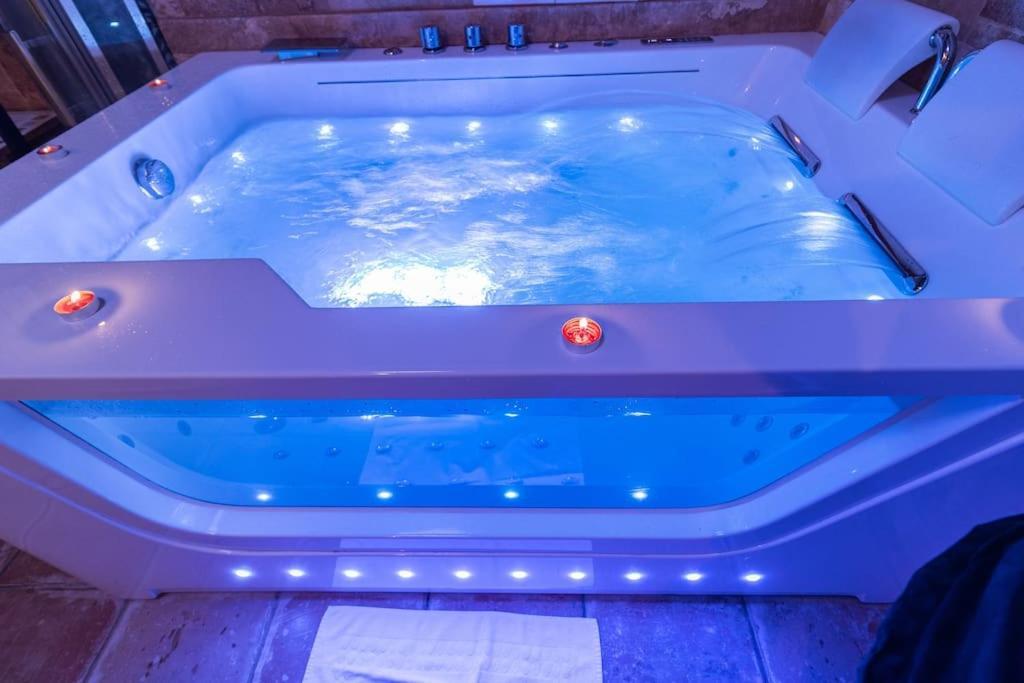 Bed & Spa - La Parenthese Topdestination-Dijon - Centre Ville - Classe 3 Etoiles Esterno foto