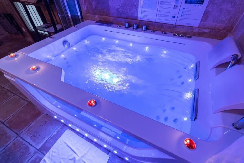 Bed & Spa - La Parenthese Topdestination-Dijon - Centre Ville - Classe 3 Etoiles Esterno foto